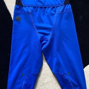 Small mens underarmour heat gear pant